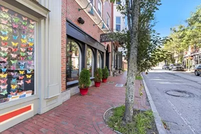 48 Main St #Lower Level, Amesbury, MA 01913 - Photo 16