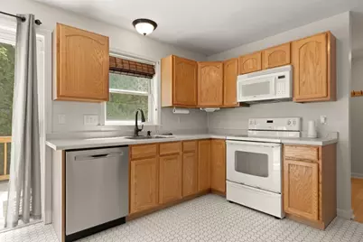 5 Princeton St #5, Worcester, MA 01610 - Photo 2