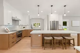 6 Lane Ave, Bedford, MA 01730 - Photo 6