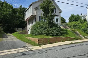 43 Mayflower St, Plymouth, MA 02360 - Photo 1