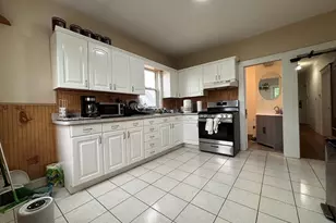 132 Buttonwood St, Boston, MA 02125 - Photo 2