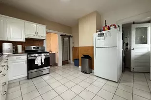 132 Buttonwood St, Boston, MA 02125 - Photo 8