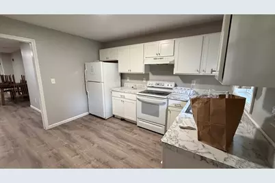 174 Locust St, Springfield, MA 01108 - Photo 8