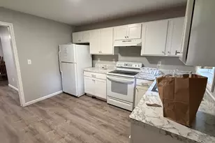 174 Locust St, Springfield, MA 01108 - Photo 8