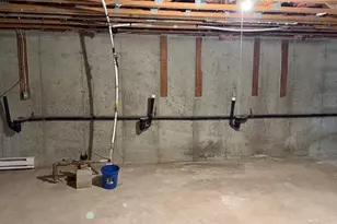 174 Locust St, Springfield, MA 01108 - Photo 30