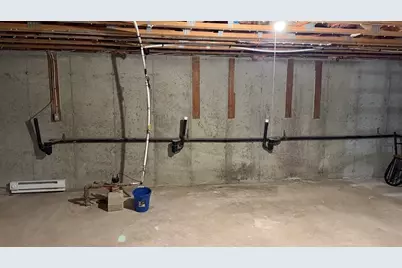 174 Locust St, Springfield, MA 01108 - Photo 30