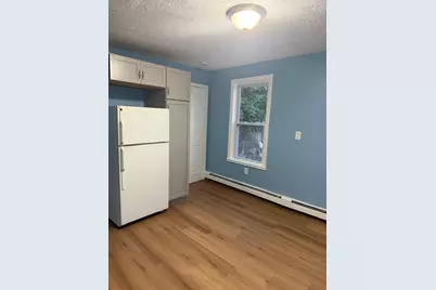 351-353 Lawrence St #4, Lowell, MA 01852 - Photo 2
