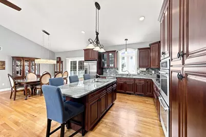 154 Mayflower Ave, Chicopee, MA 01013 - Photo 12