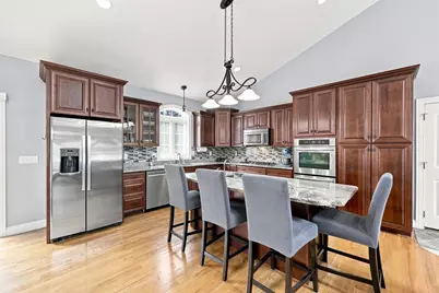 154 Mayflower Ave, Chicopee, MA 01013 - Photo 10