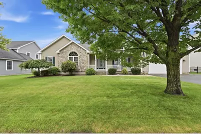 154 Mayflower Ave, Chicopee, MA 01013 - Photo 1