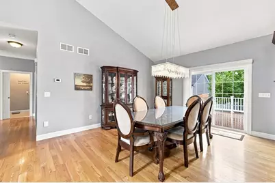154 Mayflower Ave, Chicopee, MA 01013 - Photo 8