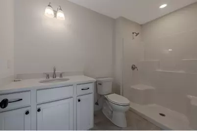 112 Genest St #16, Dracut, MA 01826 - Photo 14