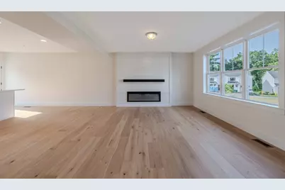112 Genest St #16, Dracut, MA 01826 - Photo 8
