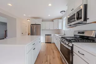 112 Genest St, Dracut, MA 01826 - Photo 4