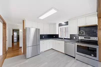 22 Dartmouth St, South Hadley, MA 01075 - Photo 10