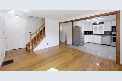 22 Dartmouth St, South Hadley, MA 01075 - Photo 4
