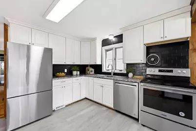 22 Dartmouth St, South Hadley, MA 01075 - Photo 8