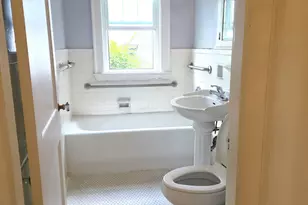 27 Oakley Rd, Watertown, MA 02472 - Photo 8