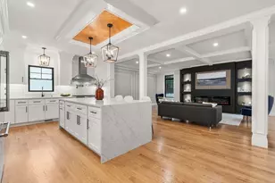 5 Four Acre Dr, Burlington, MA 01803 - Photo 2