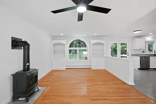 84 Chester St, Worcester, MA 01605 - Photo 2
