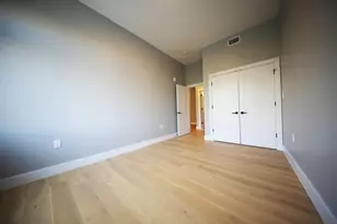 60 Cross St E, Somerville, MA 02145 - Photo 4