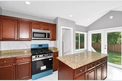 119 Littleton St, Springfield, MA 01104 - Photo 4