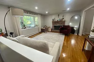 64 Haverhill St, Reading, MA 01867 - Photo 4