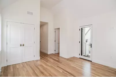 294 E Foster St, Melrose, MA 02176 - Photo 16