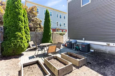 327-329 Hurley St #2, Cambridge, MA 02141 - Photo 34