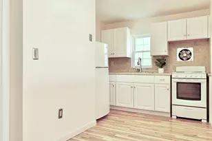 90C Washington Park Dr, Andover, MA 01810 - Photo 2