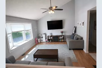 24 Montclair St, Chicopee, MA 01013 - Photo 4