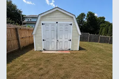 24 Montclair St, Chicopee, MA 01013 - Photo 26