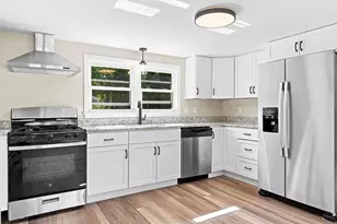 97 Plymouth Ave, Wareham, MA 02538 - Photo 8