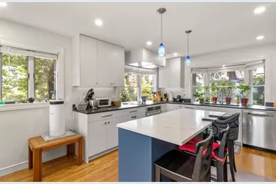 14 Belmont St #A, Somerville, MA 02143 - Photo 2