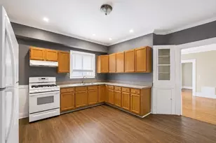 304 County St, New Bedford, MA 02740 - Photo 4