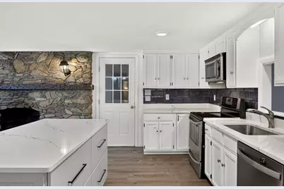 14 Veeder Dr, Falmouth, MA 02536 - Photo 16