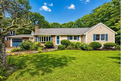 14 Veeder Dr, Falmouth, MA 02536 - Photo 2