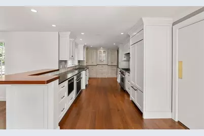 17 Montrose St, Newton, MA 02458 - Photo 8