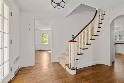 17 Montrose St, Newton, MA 02458 - Photo 4