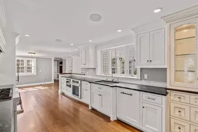 17 Montrose St, Newton, MA 02458 - Photo 6