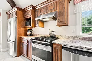 9 Oxford Rd, Gloucester, MA 01930 - Photo 8