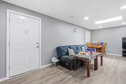 1036 Chicopee St, Chicopee, MA 01013 - Photo 8