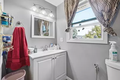 1036 Chicopee St, Chicopee, MA 01013 - Photo 10