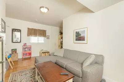 9 P St #1, Boston, MA 02127 - Photo 4