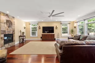 50 Opal Cir, Franklin, MA 02038 - Photo 8