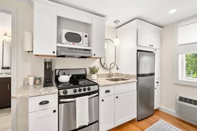 11 Charter St, Newburyport, MA 01950 - Photo 8