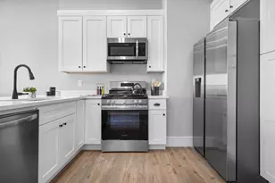 390 Meridian St, Boston, MA 02128 - Photo 10