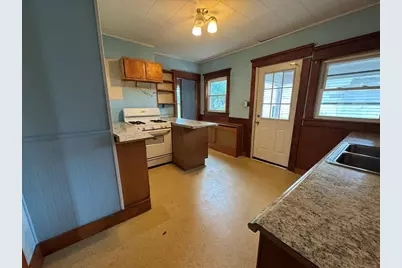50 Cleveland St, Greenfield, MA 01301 - Photo 10