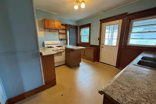 50 Cleveland St, Greenfield, MA 01301 - Photo 10