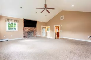 289 Morgan St, South Hadley, MA 01075 - Photo 14